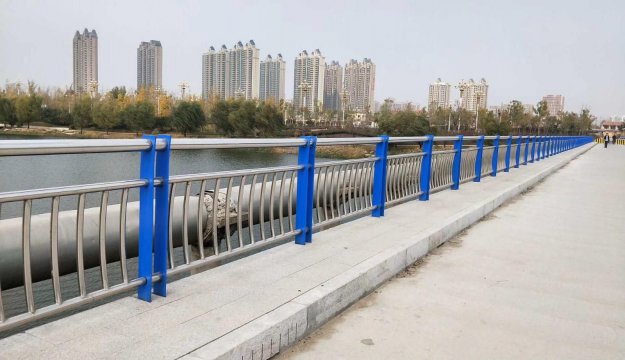 橋梁護欄